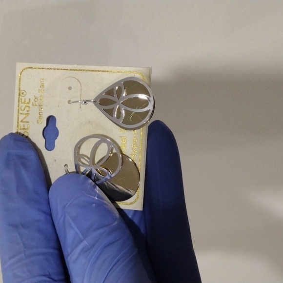 Polished Gold Tone Plate, Silver tone Filigree design Teardrop Earrings - Women - Picture 8 of 9